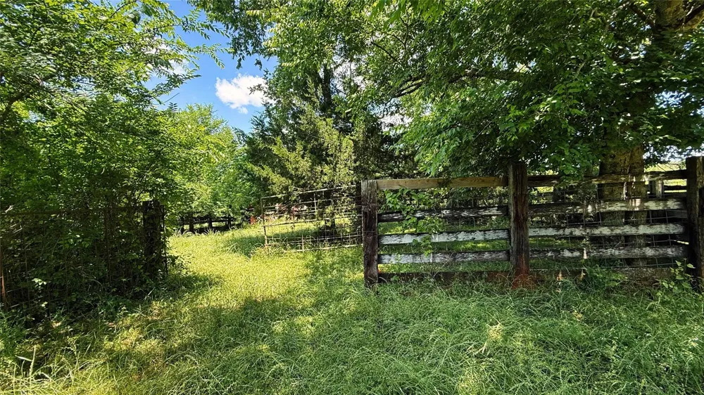 4 County Road 477 Henderson, TX 75654
