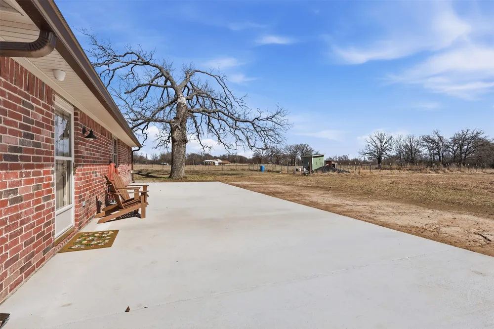397 Rs County Road 4452 Point, TX 75472
