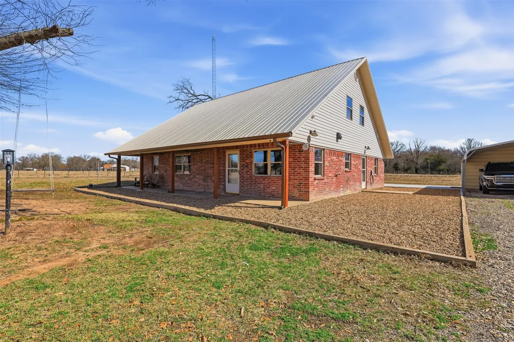 397 Rs County Road 4452 Point, TX 75472
