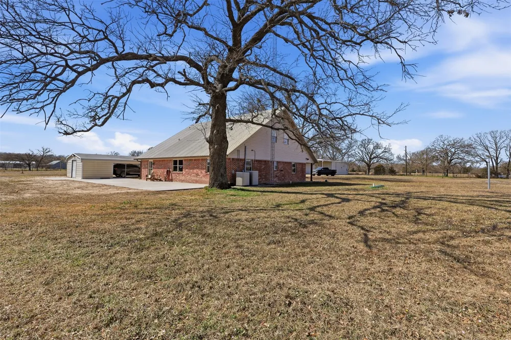 397 Rs County Road 4452 Point, TX 75472