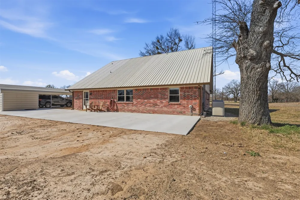 397 Rs County Road 4452 Point, TX 75472