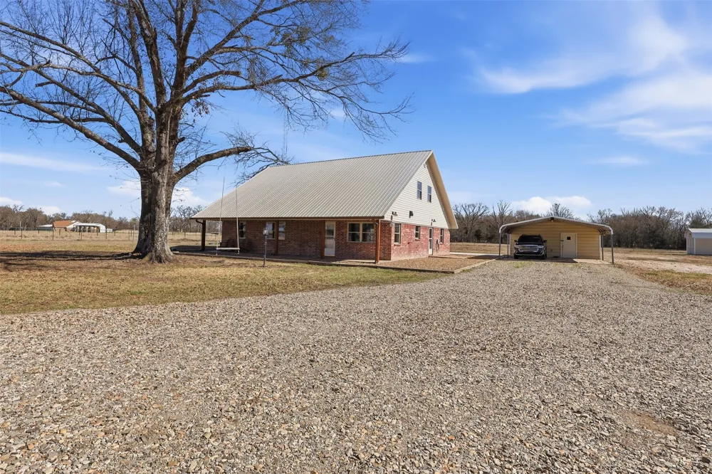 397 Rs County Road 4452 Point, TX 75472