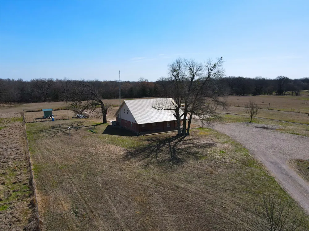 397 Rs County Road 4452 Point, TX 75472
