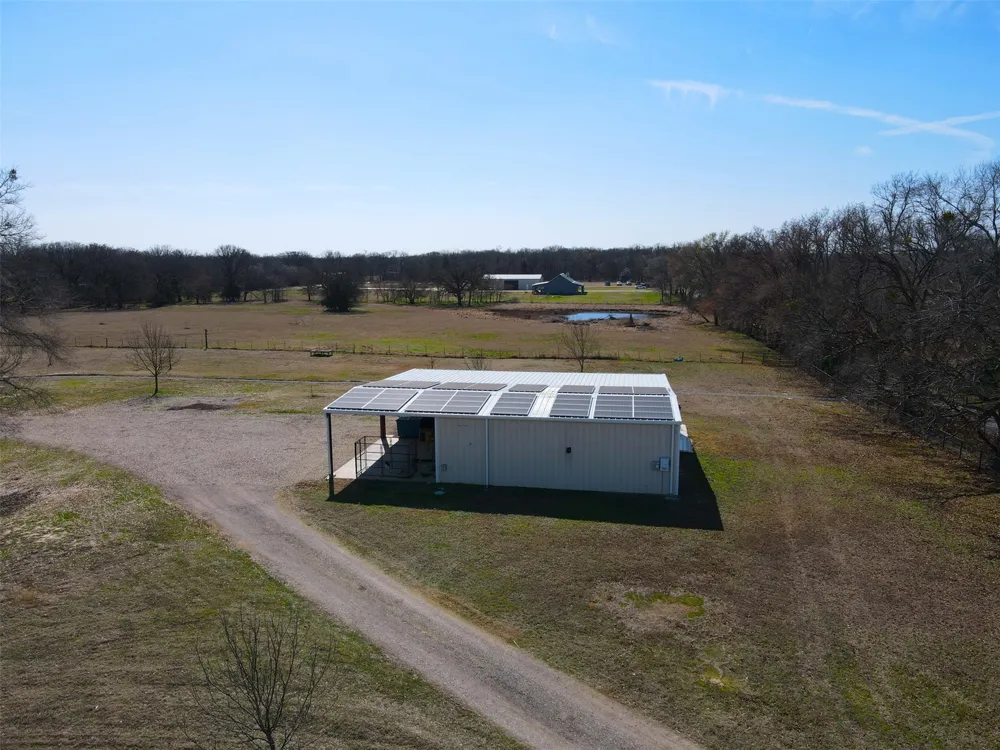 397 Rs County Road 4452 Point, TX 75472