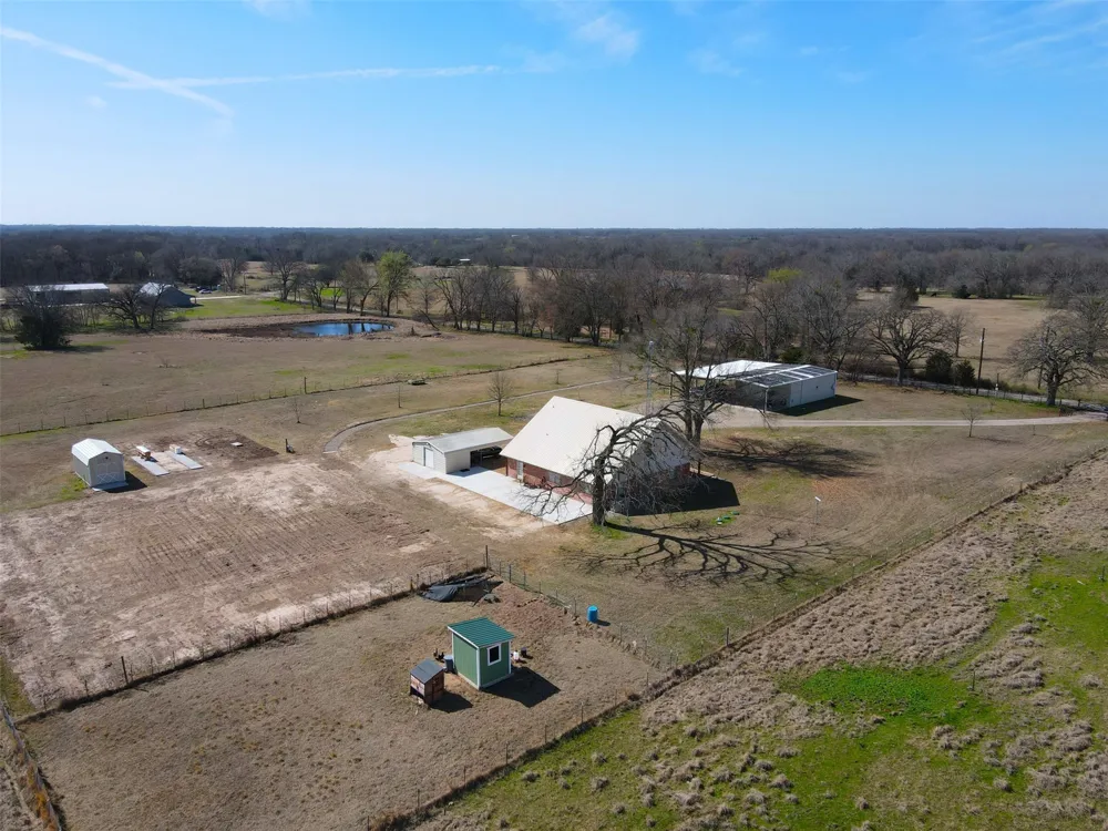 397 Rs County Road 4452 Point, TX 75472