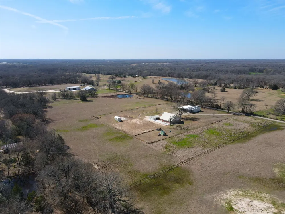 397 Rs County Road 4452 Point, TX 75472