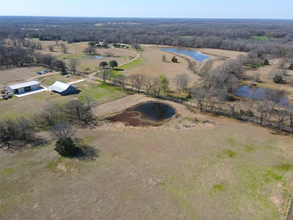 397 Rs County Road 4452 Point, TX 75472