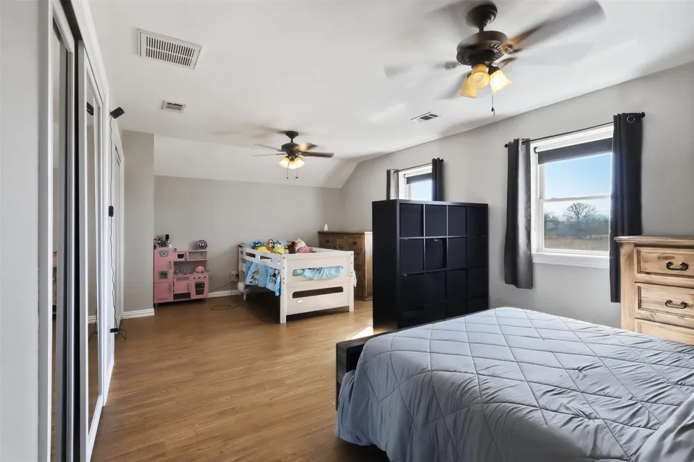 397 Rs County Road 4452 Point, TX 75472