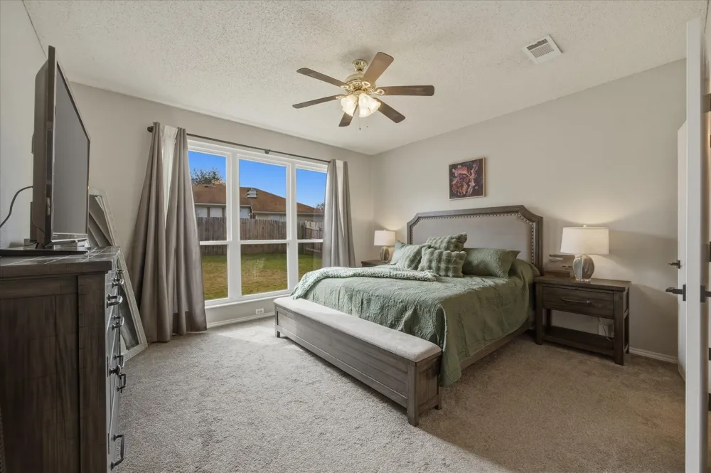 322 Sweet Leaf Lane Lake Dallas, TX 75065