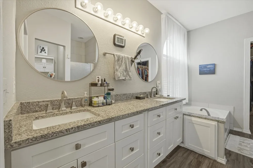 322 Sweet Leaf Lane Lake Dallas, TX 75065