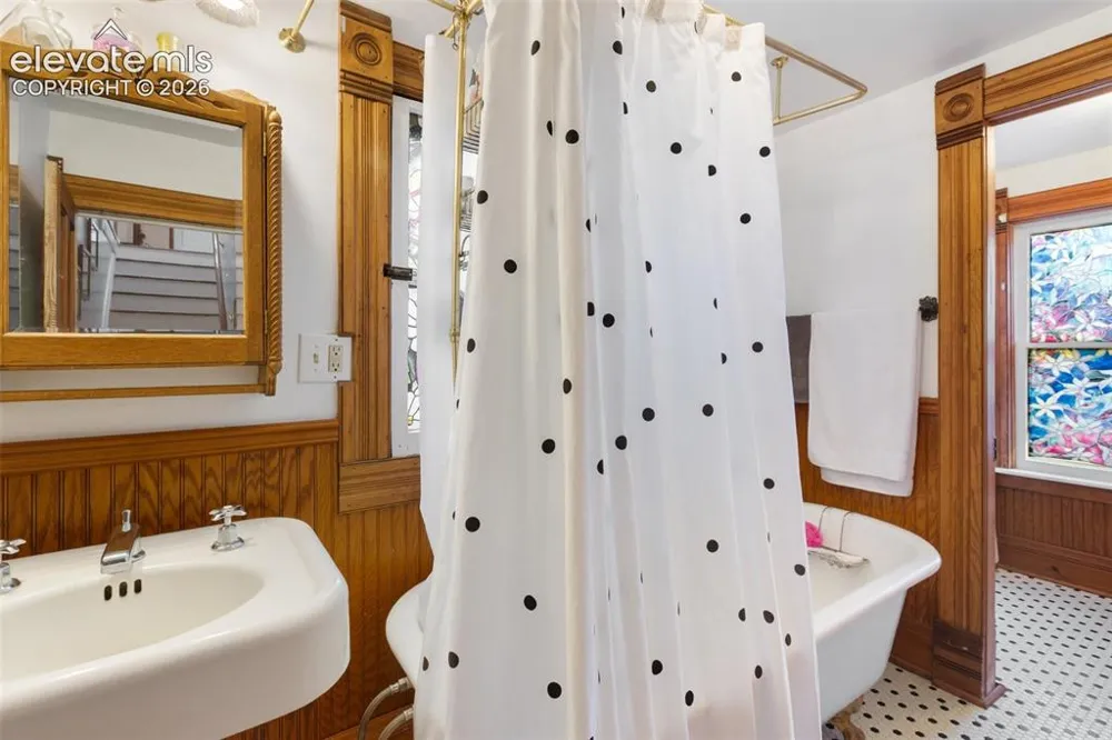 211 Spicer Avenue Victor, CO 80860