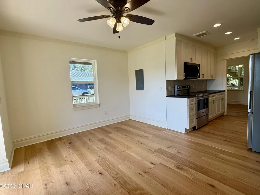 145 6th Street Apalachicola, FL 32320