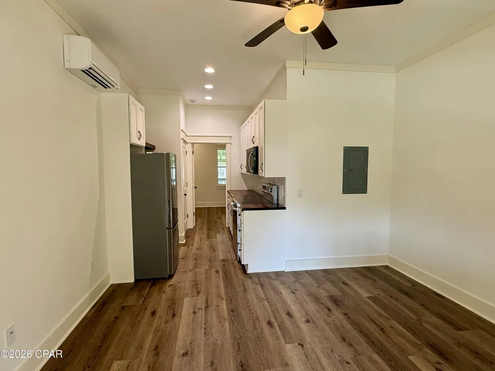 145 6th Street Apalachicola, FL 32320