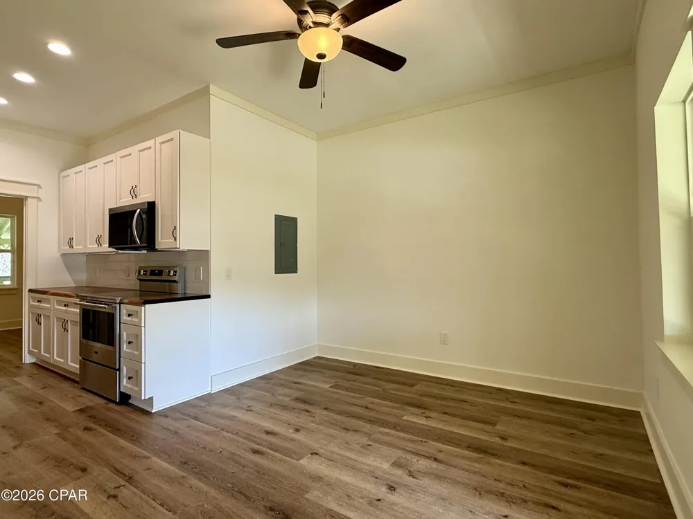 145 6th Street Apalachicola, FL 32320