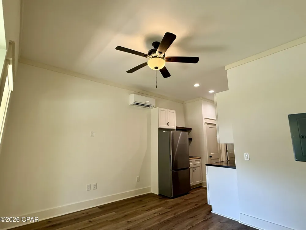 145 6th Street Apalachicola, FL 32320