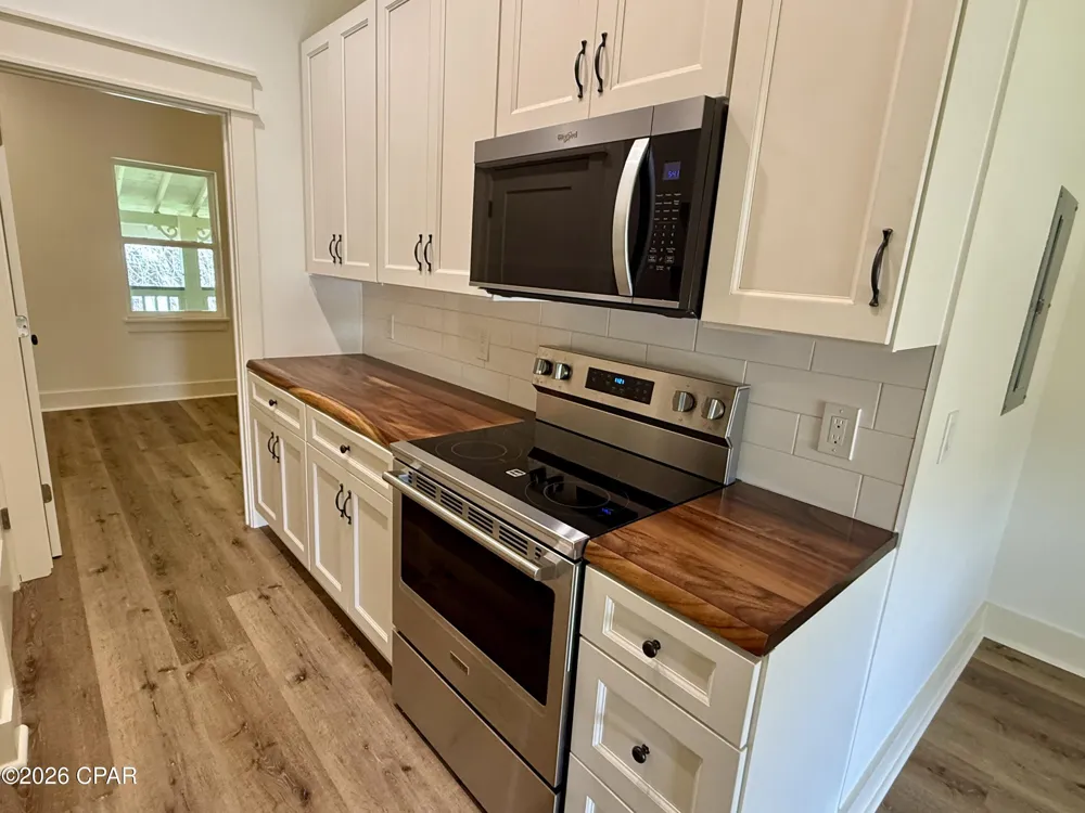 145 6th Street Apalachicola, FL 32320