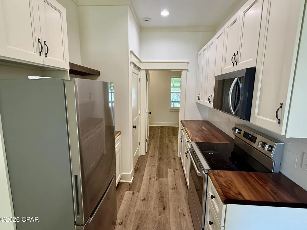 145 6th Street Apalachicola, FL 32320
