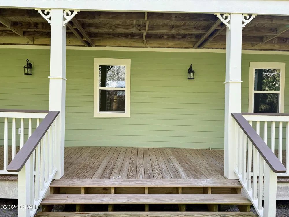145 6th Street Apalachicola, FL 32320
