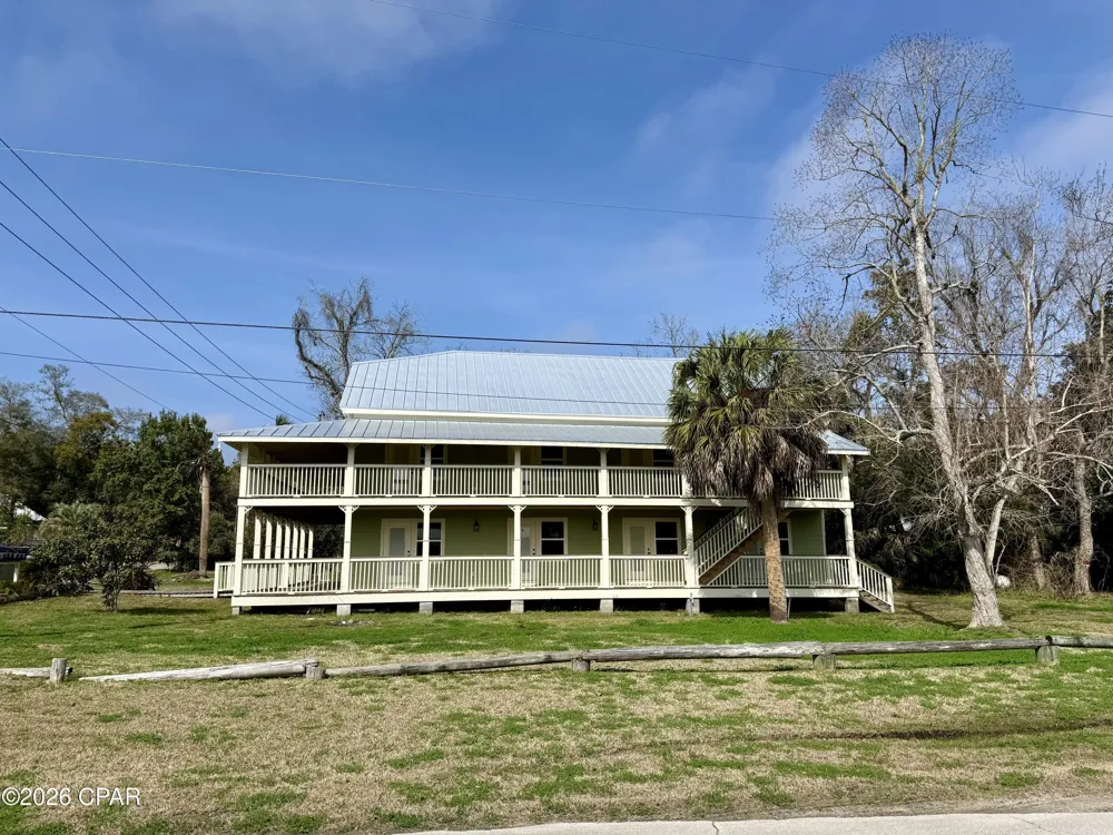 145 6th Street Apalachicola, FL 32320