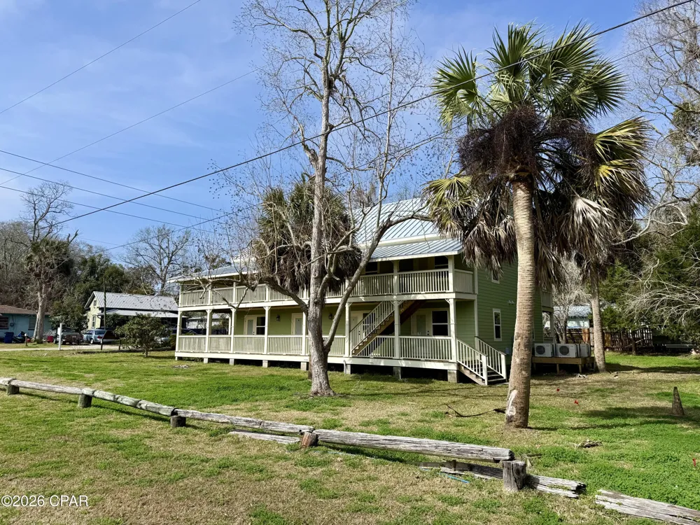 145 6th Street Apalachicola, FL 32320