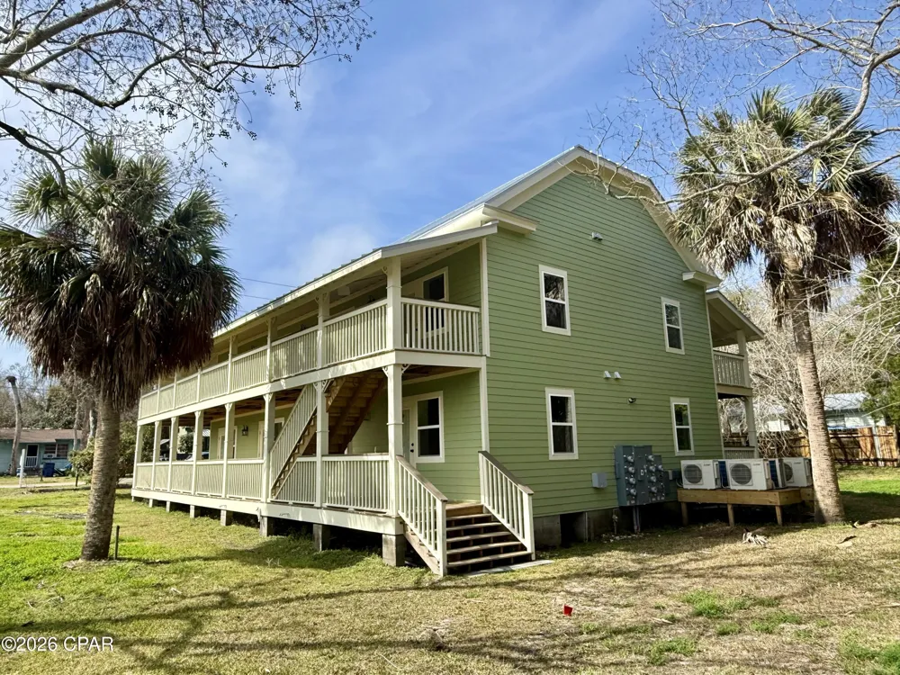 145 6th Street Apalachicola, FL 32320
