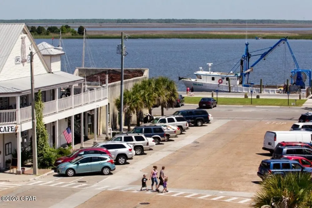 145 6th Street Apalachicola, FL 32320