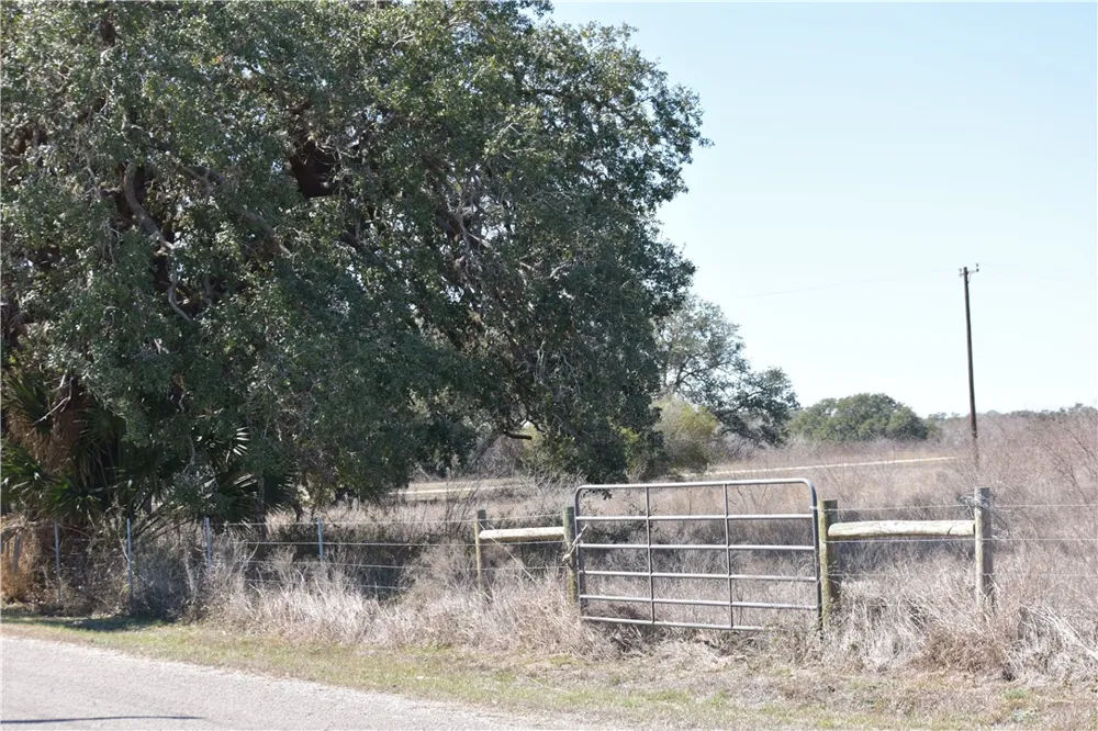 24 Jackson Road Refugio, TX 78377