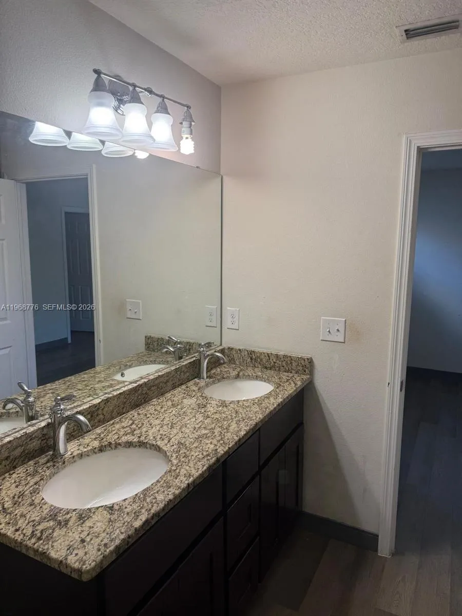 4717 Chatterton Way Riverview, FL 33578
