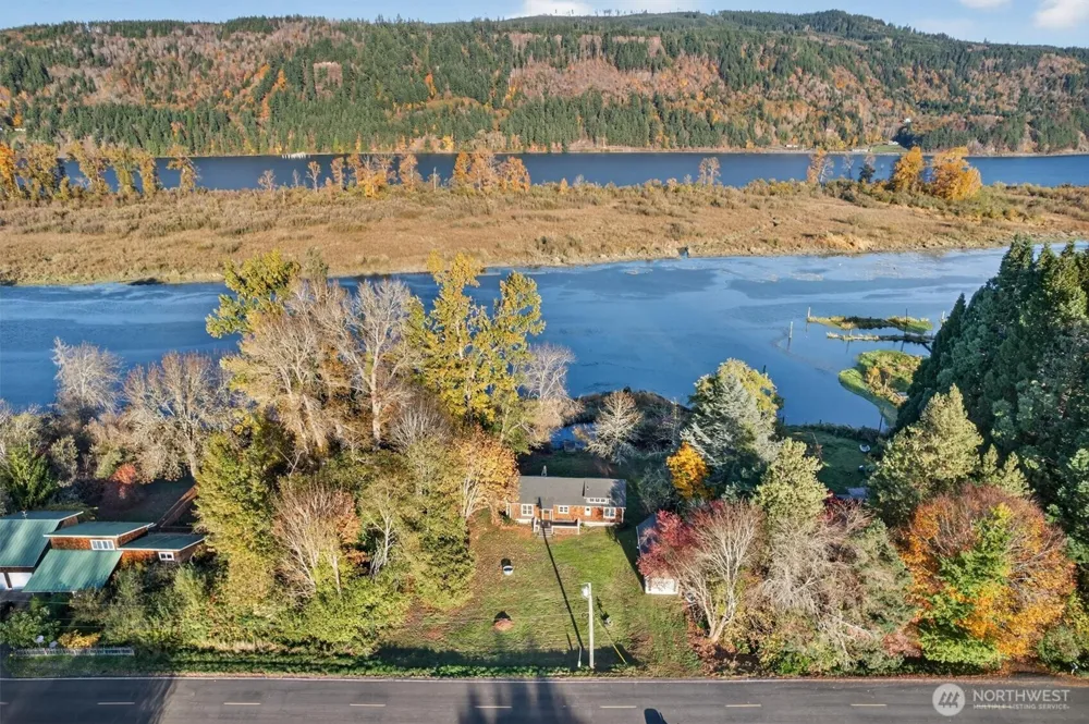 357 E Birnie Slough Road Cathlamet, WA 98612