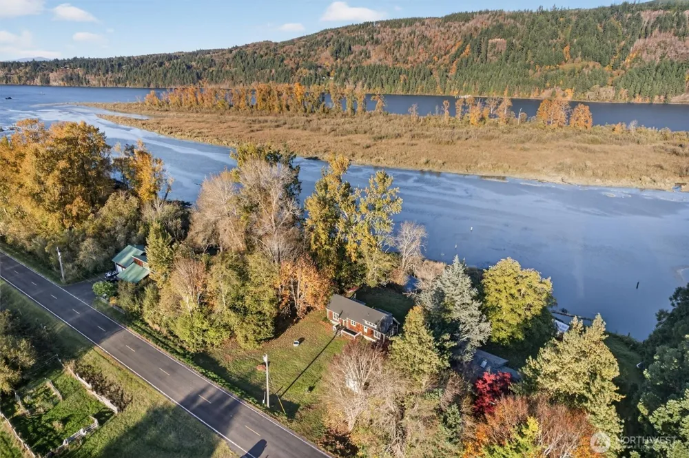 357 E Birnie Slough Road Cathlamet, WA 98612