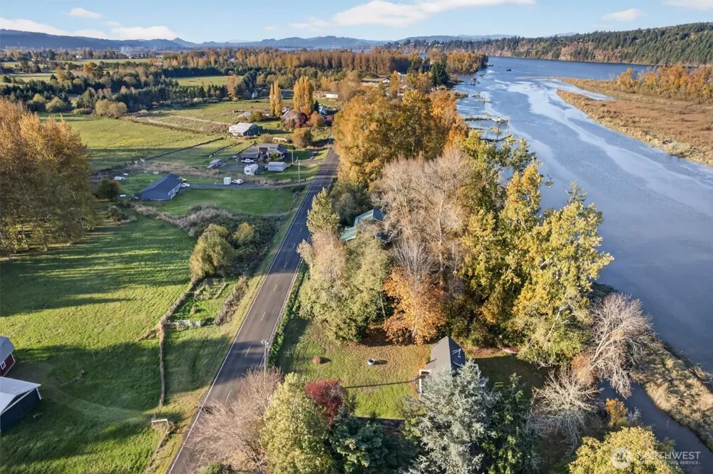 357 E Birnie Slough Road Cathlamet, WA 98612