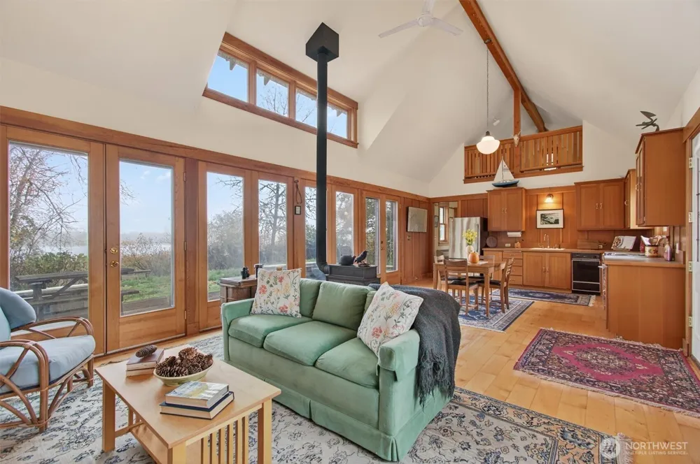 357 E Birnie Slough Road Cathlamet, WA 98612