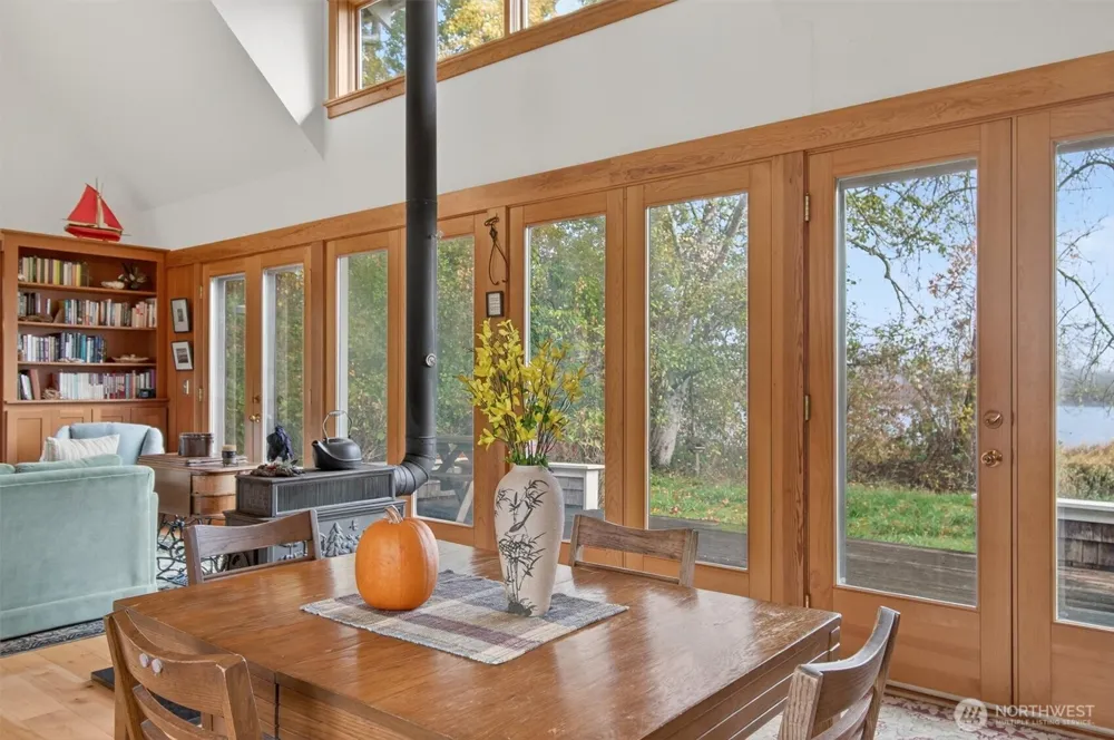 357 E Birnie Slough Road Cathlamet, WA 98612