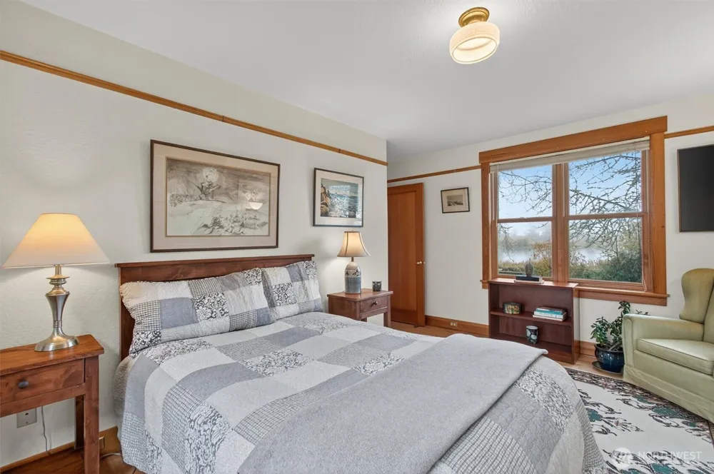 357 E Birnie Slough Road Cathlamet, WA 98612