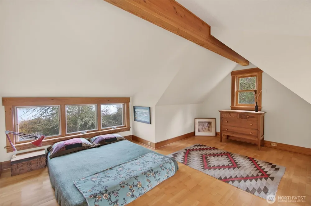 357 E Birnie Slough Road Cathlamet, WA 98612