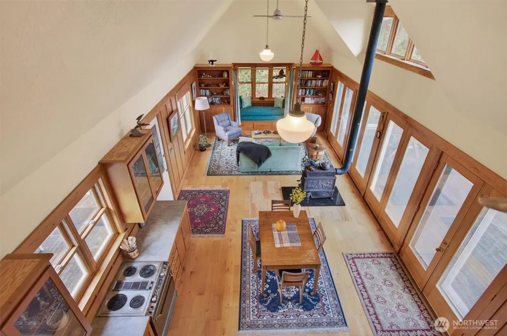 357 E Birnie Slough Road Cathlamet, WA 98612