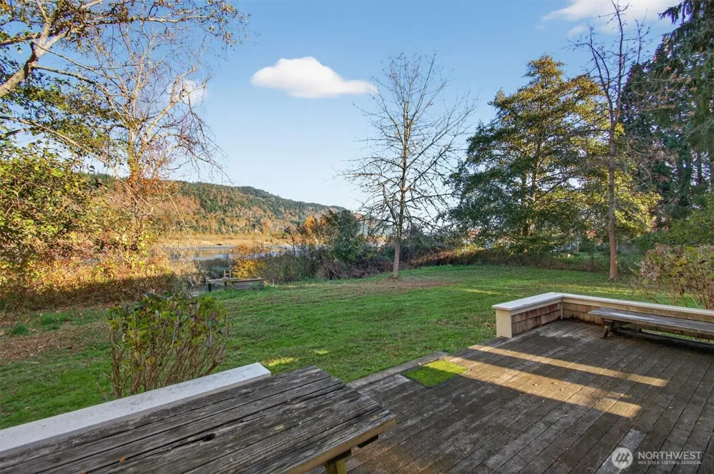 357 E Birnie Slough Road Cathlamet, WA 98612
