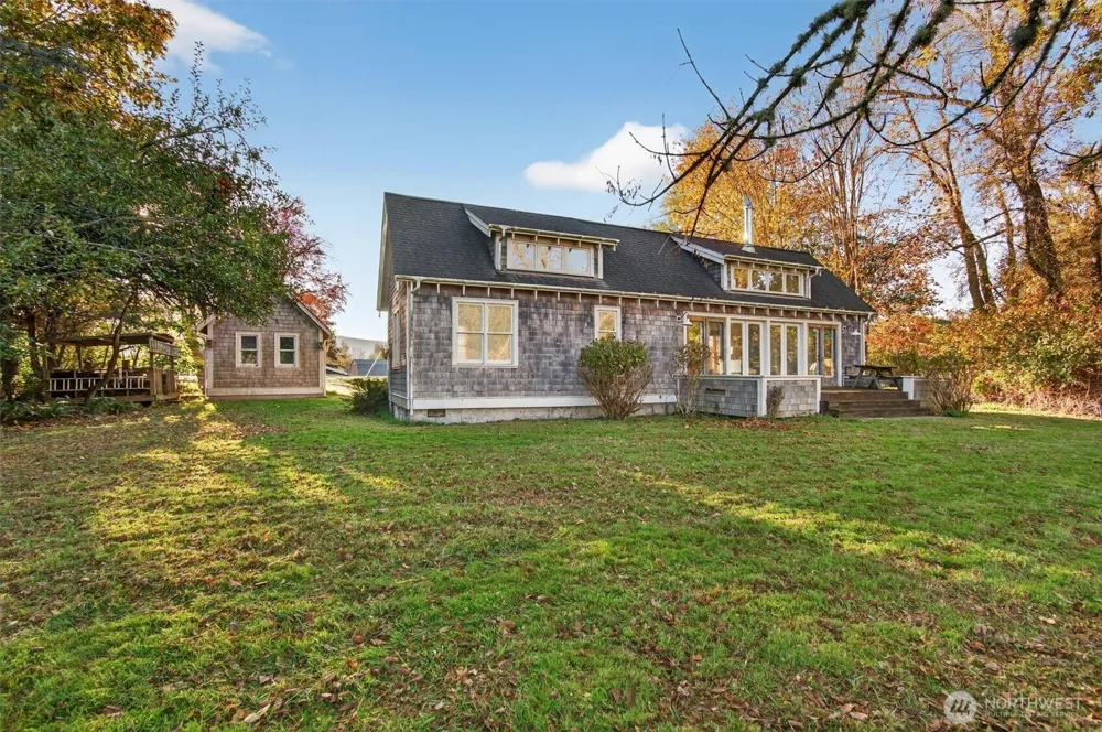 357 E Birnie Slough Road Cathlamet, WA 98612