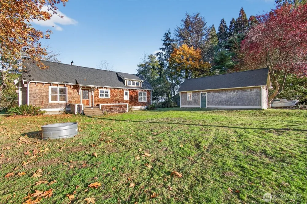 357 E Birnie Slough Road Cathlamet, WA 98612