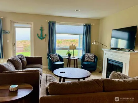 1600 W Ocean Avenue #910