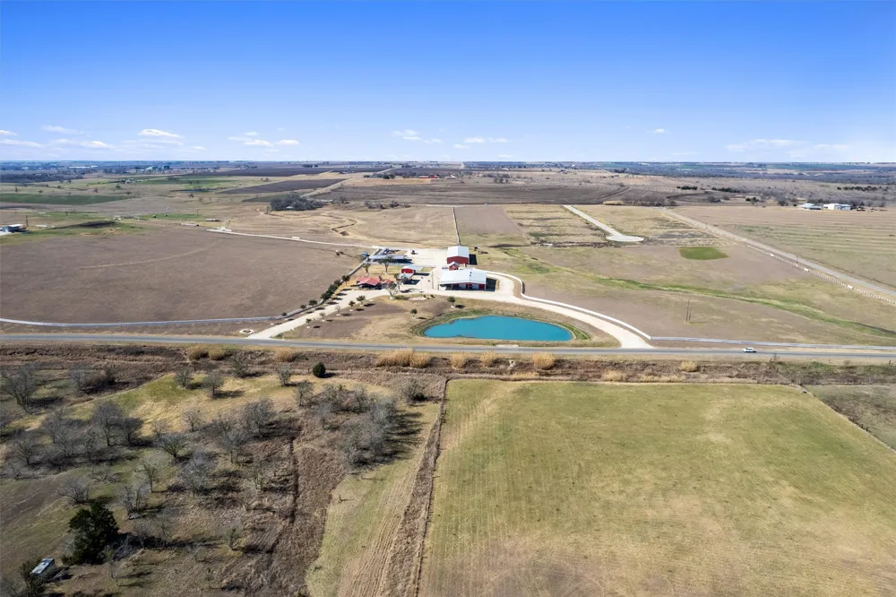 5300 County Road 424 Taylor, TX 76574