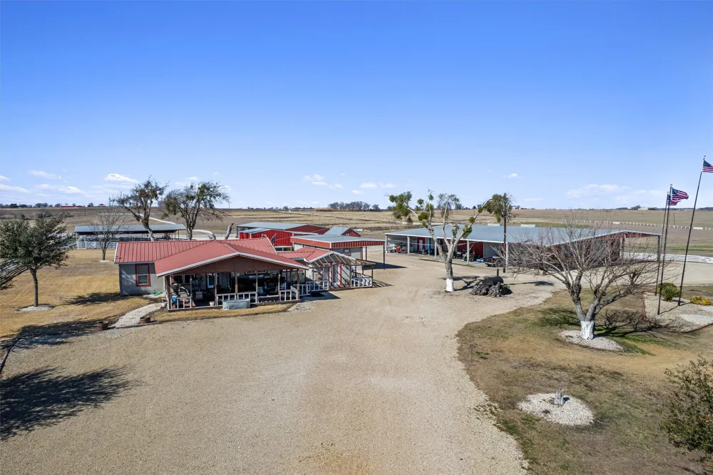 5300 County Road 424 Taylor, TX 76574