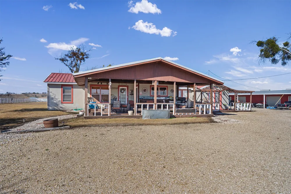 5300 County Road 424 Taylor, TX 76574