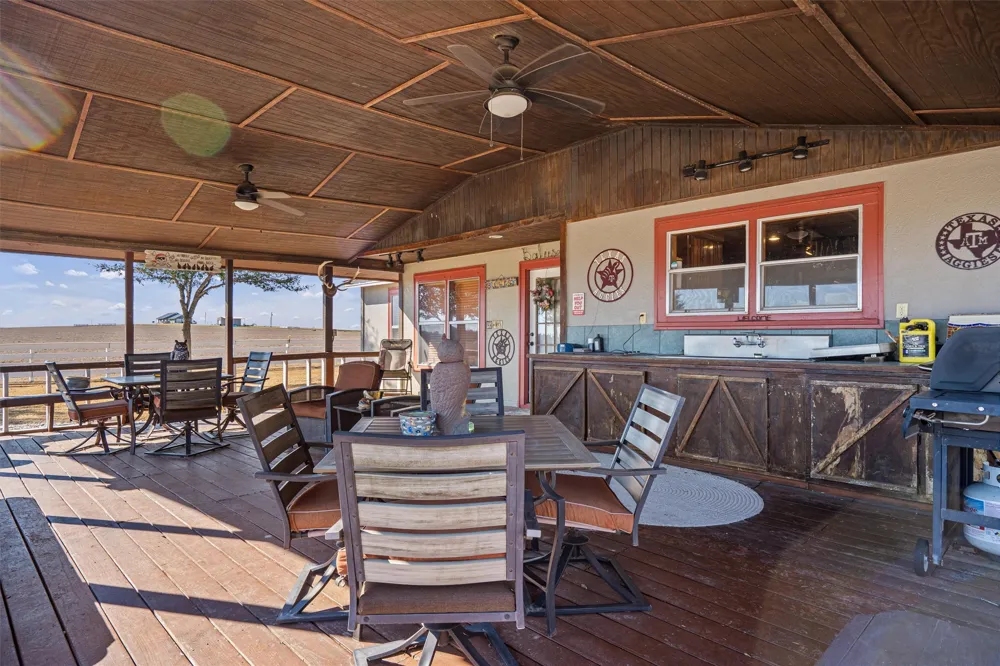 5300 County Road 424 Taylor, TX 76574
