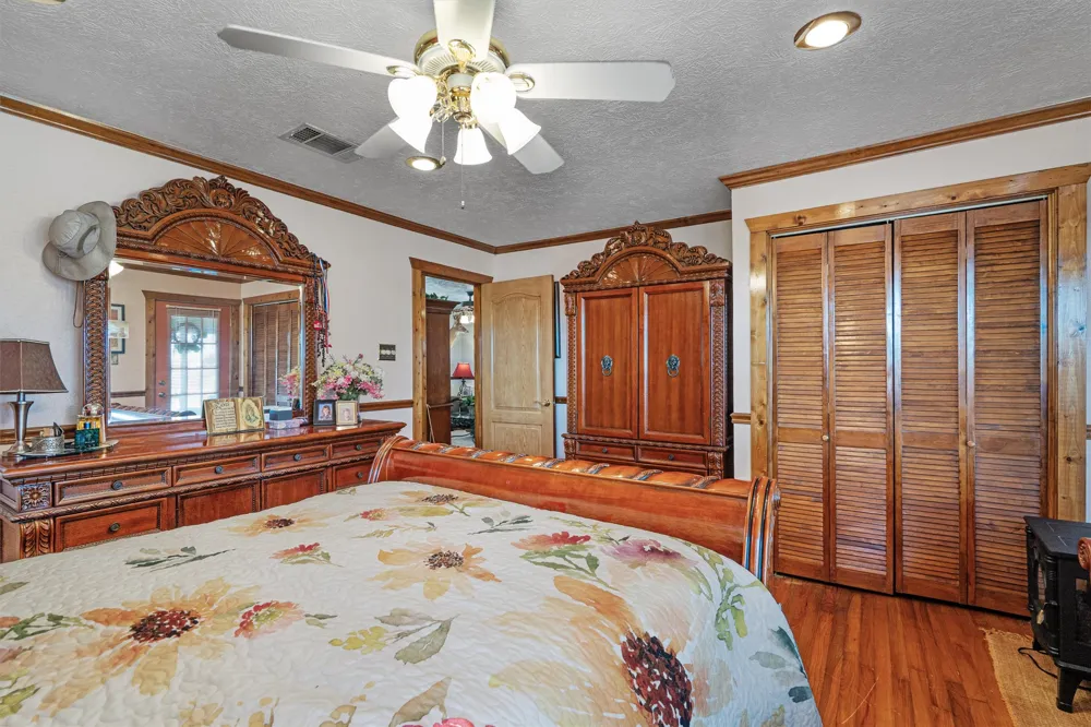 5300 County Road 424 Taylor, TX 76574