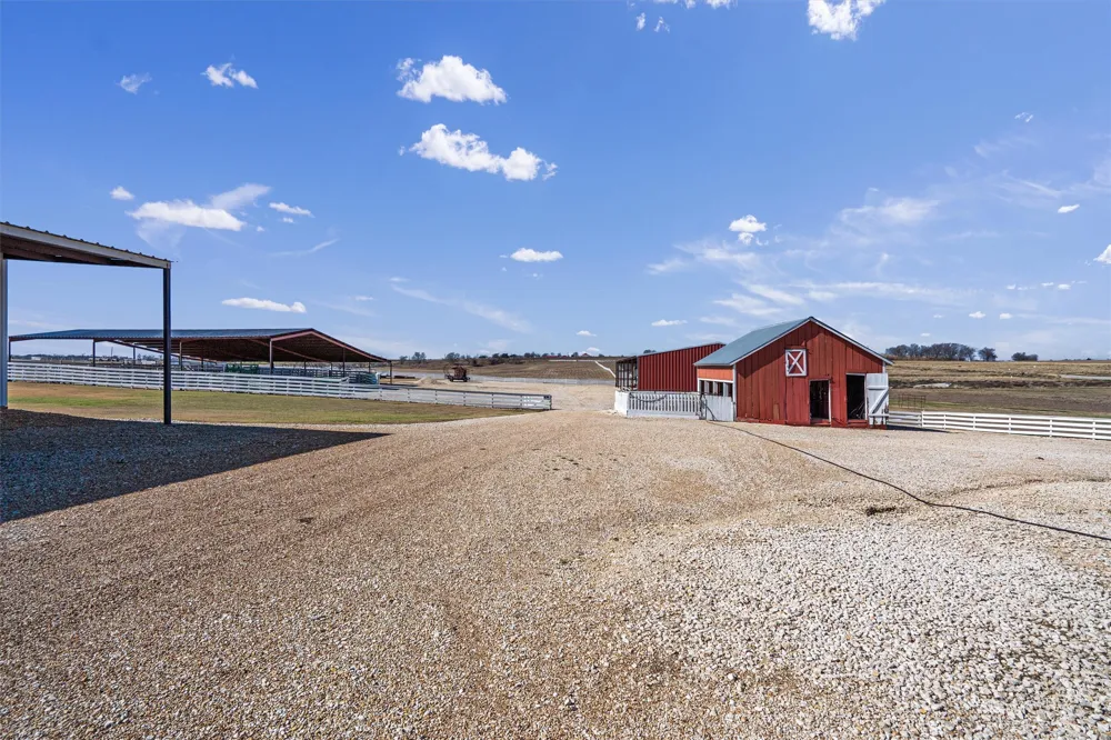 5300 County Road 424 Taylor, TX 76574