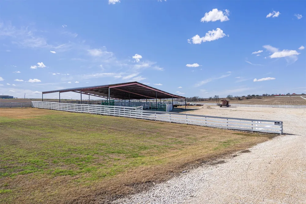 5300 County Road 424 Taylor, TX 76574