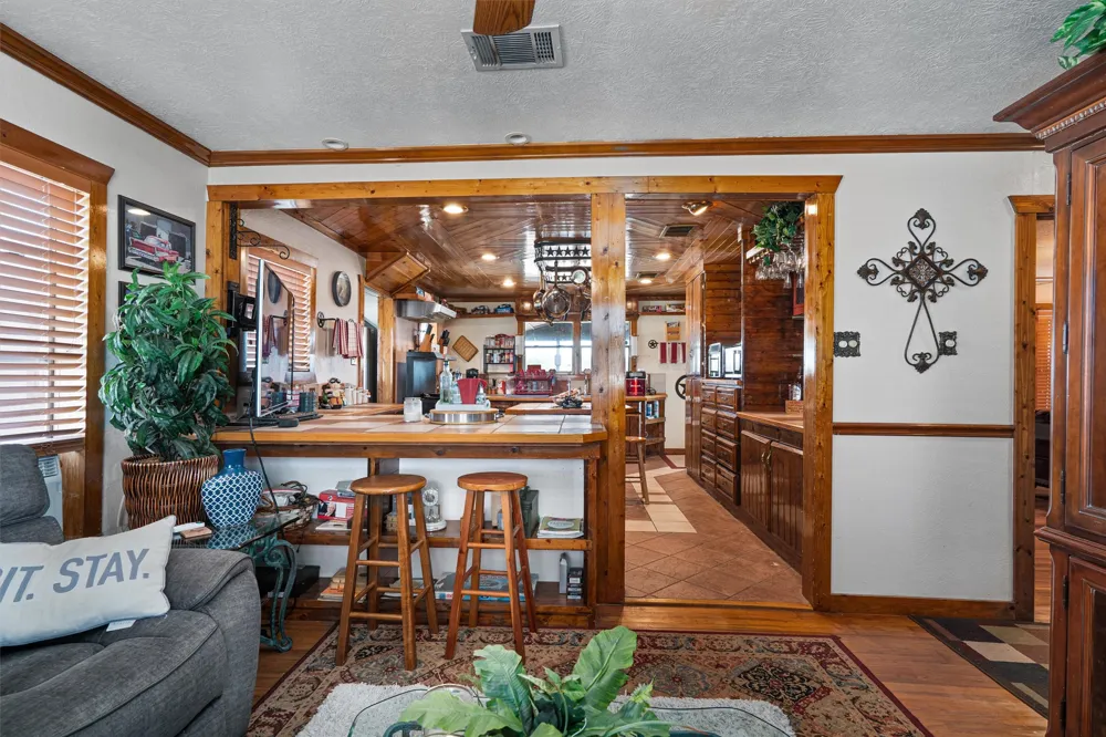 5300 County Road 424 Taylor, TX 76574