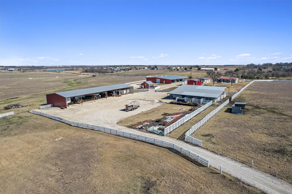 5300 County Road 424 Taylor, TX 76574