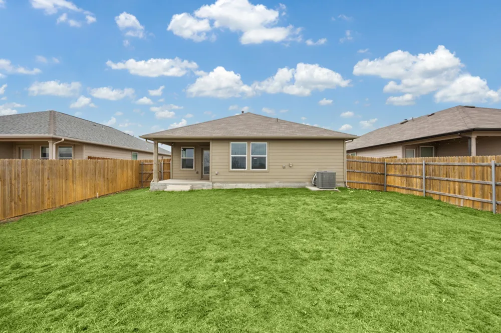 323 Shimmering Cove San Marcos, TX 78666